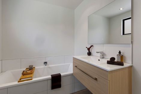 Photo of property in 56 Jacks Point Rise, Jacks Point, Queenstown, 9371