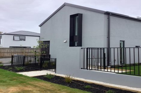 Photo of property in 2/23 Hills Road, Edgeware, Christchurch, 8013
