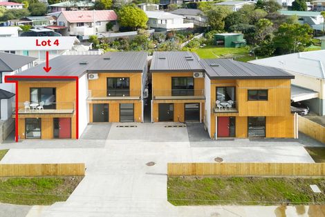 Photo of property in 4/13 Sarona Avenue, Glen Eden, Auckland, 0602