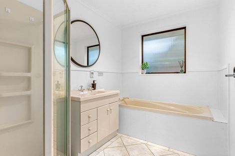 Photo of property in 50 Royal Park Drive, Parklands, Christchurch, 8083