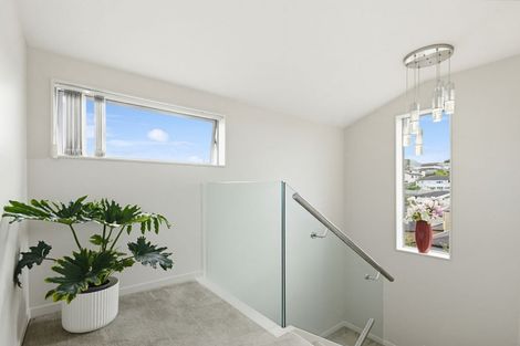 Photo of property in 21 San Prospero Crescent, Henderson, Auckland, 0612