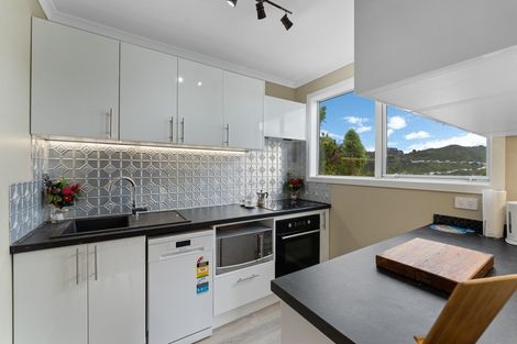 Photo of property in 81b Collier Avenue, Karori, Wellington, 6012