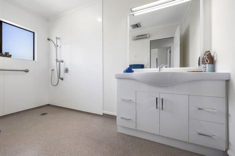 Photo of property in 30f4- King Street, Ebdentown, Upper Hutt, 5018