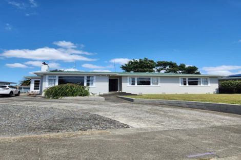 Photo of property in 4 Woburn Place, Takaro, Palmerston North, 4412