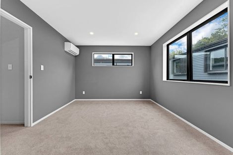 Photo of property in 2 Kama Place, Sunnynook, Auckland, 0620