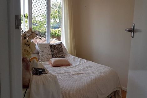 Photo of property in 4a/2 Corrella Road, Belmont, Auckland, 0622