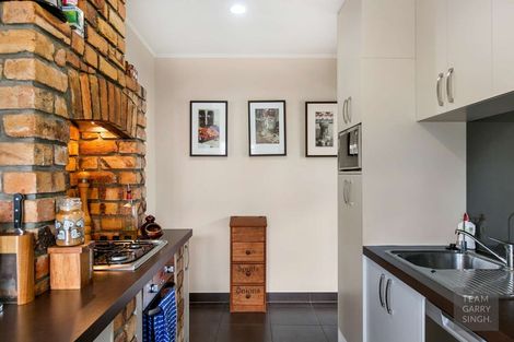 Photo of property in 1 Waiari Road, Conifer Grove, Takanini, 2112