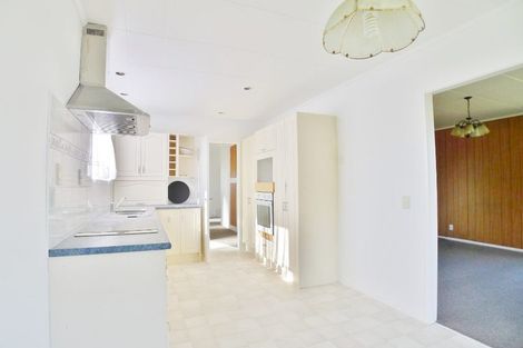 Photo of property in 14 Ewbank Place, Manurewa, Auckland, 2102