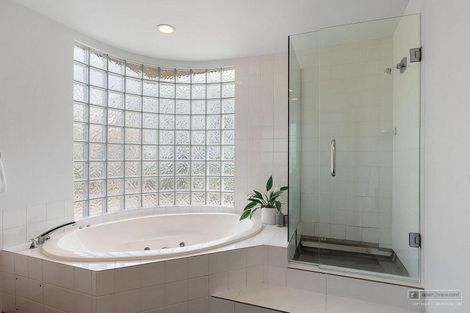 Photo of property in 30 Oxford Terrace, Coromandel, 3506