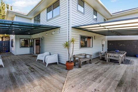Photo of property in 21 Mcewen Crescent, Riverstone Terraces, Upper Hutt, 5018