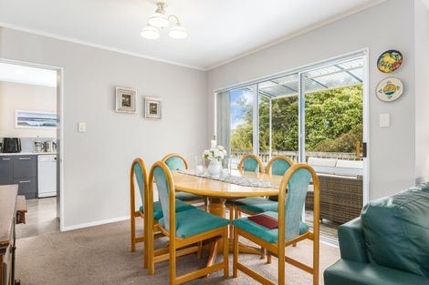 Photo of property in 21 Saunders Close, Whitby, Porirua, 5024