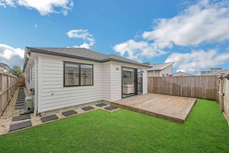Photo of property in 14 Noia Way, Karaka, Papakura, 2113