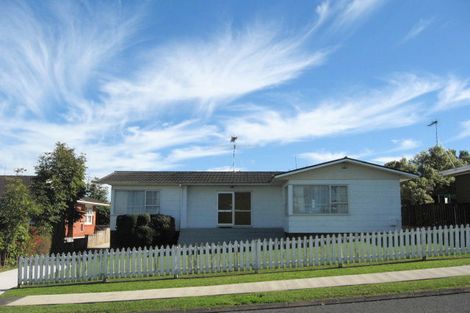 Photo of property in 40 La Trobe Street, Pakuranga Heights, Auckland, 2010
