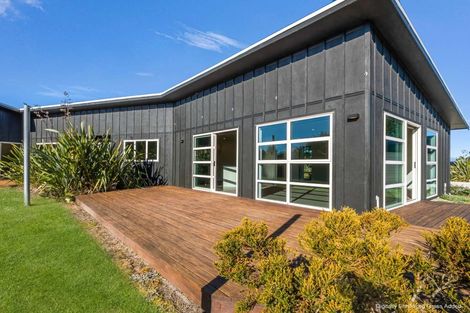 Photo of property in 3 Mowhia Grove, Waitarere, Levin, 5510