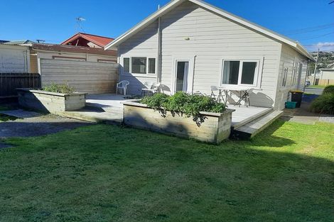 Photo of property in 37 Tauhinu Road, Miramar, Wellington, 6022