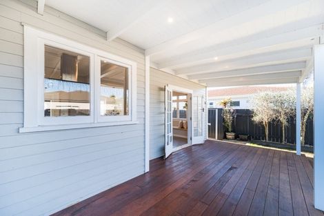 Photo of property in 37 Miro Street, Takaro, Palmerston North, 4410