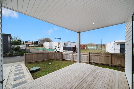 Photo of property in 3 Farranfore Road, Opaheke, Papakura, 2113