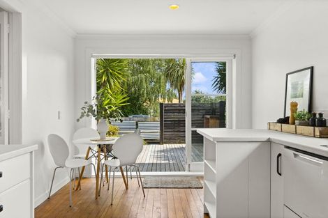 Photo of property in 12 Cambridge Road, Martinborough, 5711