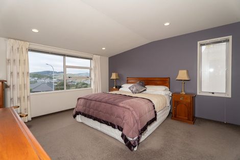 Photo of property in 16 Neston Grove, Churton Park, Wellington, 6037