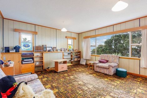 Photo of property in 1 Braemar Road, Rothesay Bay, Auckland, 0630