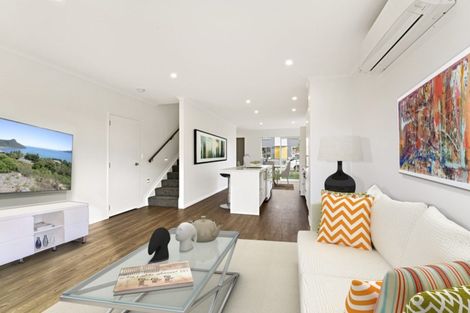 Photo of property in 3 Nectarine Way, Massey, Auckland, 0614