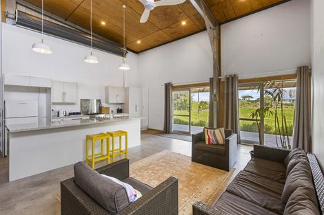 Photo of property in 198 Ngatimaru Road, Tikorangi, Waitara, 4383