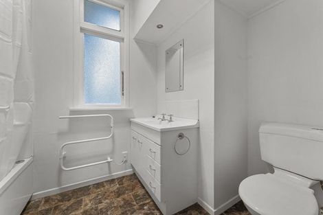 Photo of property in 32 Karina Terrace, Roslyn, Palmerston North, 4414