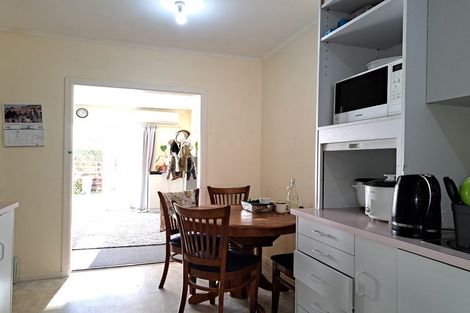 Photo of property in 9b Elizabeth Avenue, Heretaunga, Upper Hutt, 5018