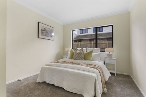 Photo of property in 10 Mediterranean Way, Goodwood Heights, Auckland, 2105