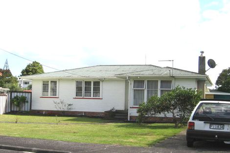 Photo of property in 4 Rixon Place, Te Atatu Peninsula, Auckland, 0610