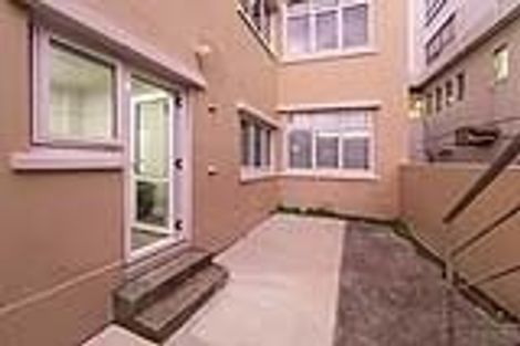 Photo of property in Fountain Court, 16/48u Oriental Parade, Oriental Bay, Wellington, 6011