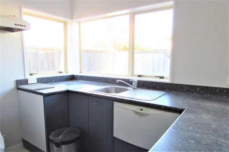 Photo of property in Miramar Villas, 3u5 Byron Street, Miramar, Wellington, 6022