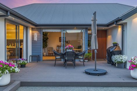 Photo of property in 17 Waterstock Way, Parklands, Christchurch, 8083