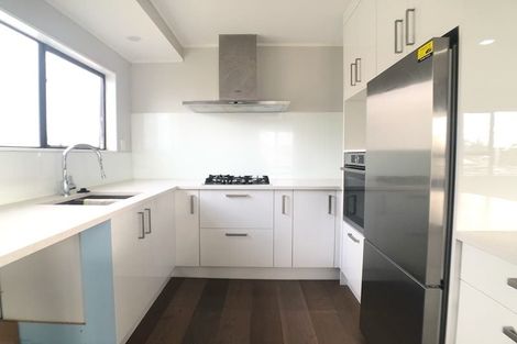 Photo of property in 1/3 Sevilla Place, Unsworth Heights, Auckland, 0632