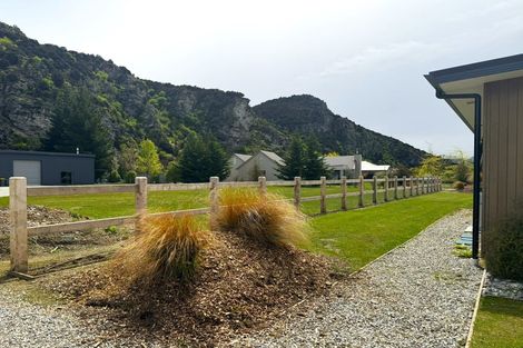 Photo of property in 22 Old Racecourse Road, Albert Town, Wanaka, 9305