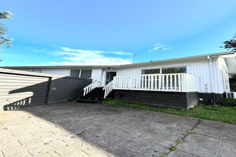 Photo of property in 104 Kemp Road, Massey, Auckland, 0614