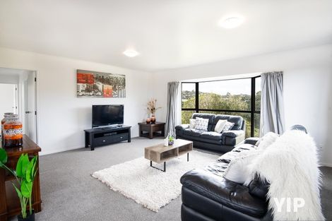 Photo of property in 27 Evesham Place, Newlands, Wellington, 6037