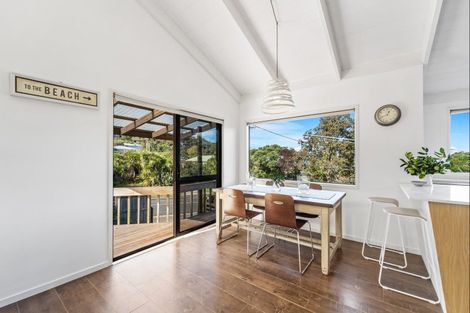 Photo of property in 34 Grand View Road, Leigh, 0985