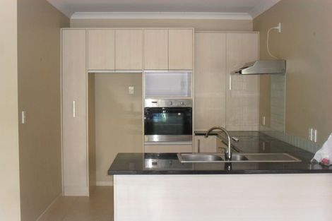 Photo of property in 5/44 Carlos Drive, Flat Bush, Auckland, 2016