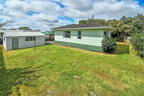 Photo of property in 10 Seaview Rise, Waiuku, 2123