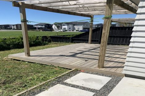 Photo of property in 9 Irving Place, Hobsonville, Auckland, 0616