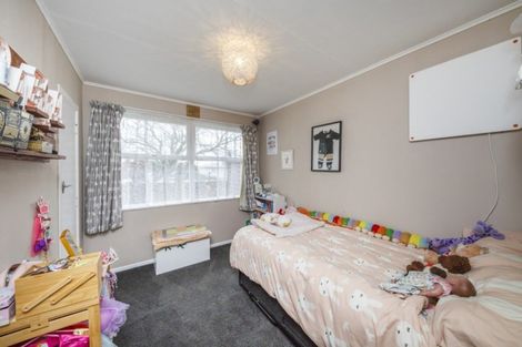 Photo of property in 33 Peters Avenue, Cloverlea, Palmerston North, 4412