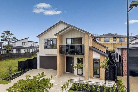 Photo of property in 8 Pineview Drive, Rosehill, Papakura, 2113