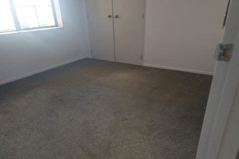 Photo of property in 18 Plumstead Rise, Glen Eden, Auckland, 0602