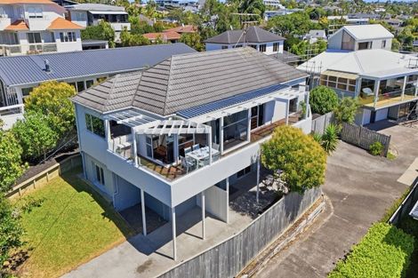 Photo of property in 1/22 Rothesay Bay Road, Rothesay Bay, Auckland, 0630