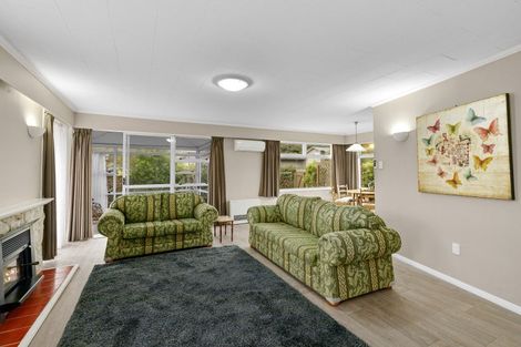 Photo of property in 5 Norana Road, Maoribank, Upper Hutt, 5018