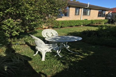 Photo of property in 32 Magnolia Drive, Waiuku, 2123