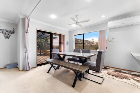 Photo of property in 1/66 Picasso Drive, West Harbour, Auckland, 0618