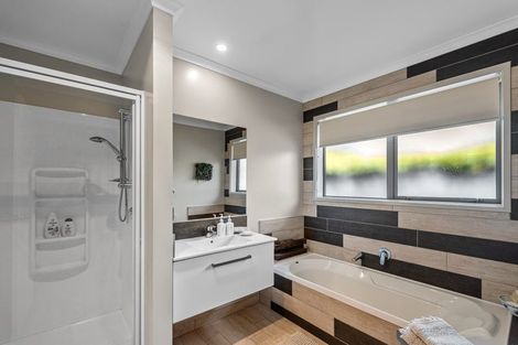 Photo of property in 87 Sandhurst Drive, Papamoa Beach, Papamoa, 3118