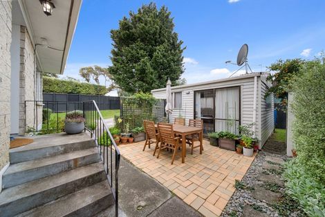 Photo of property in 2/15 Gloaming Place, Conifer Grove, Takanini, 2112